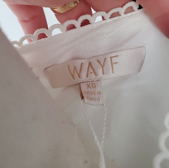 Wayf Smocked Delancy V-Neck Top - Picture 9 of 11